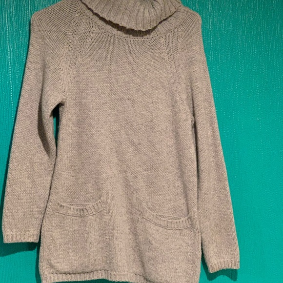 Sweater - Picture 5 of 6